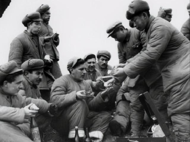 美军温纳瑞斯成战俘，被志愿军感化拒绝遣返，