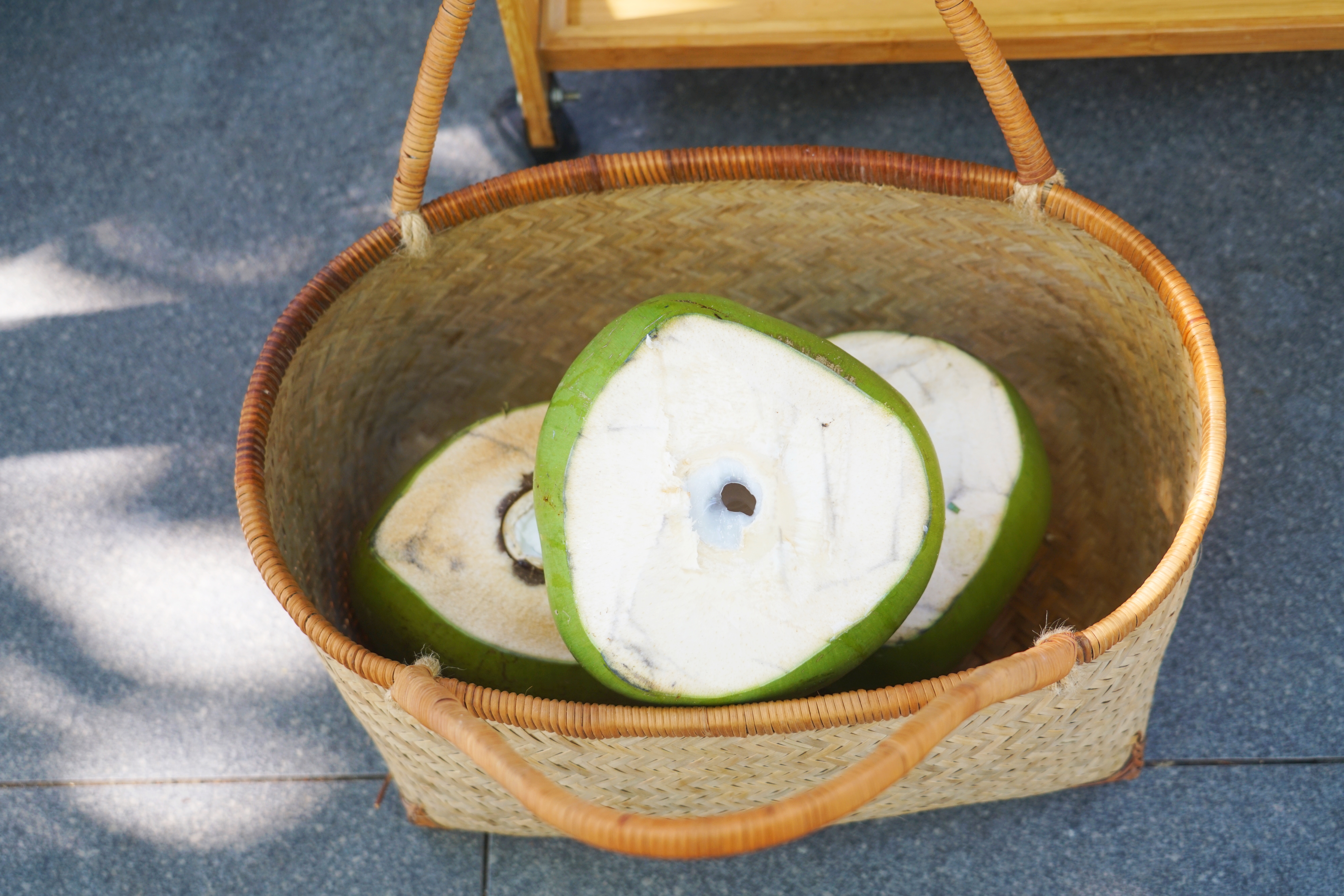 冬天旅行首选目的地，三亚吃喝玩乐全攻略，给你最悠闲的海岛时光