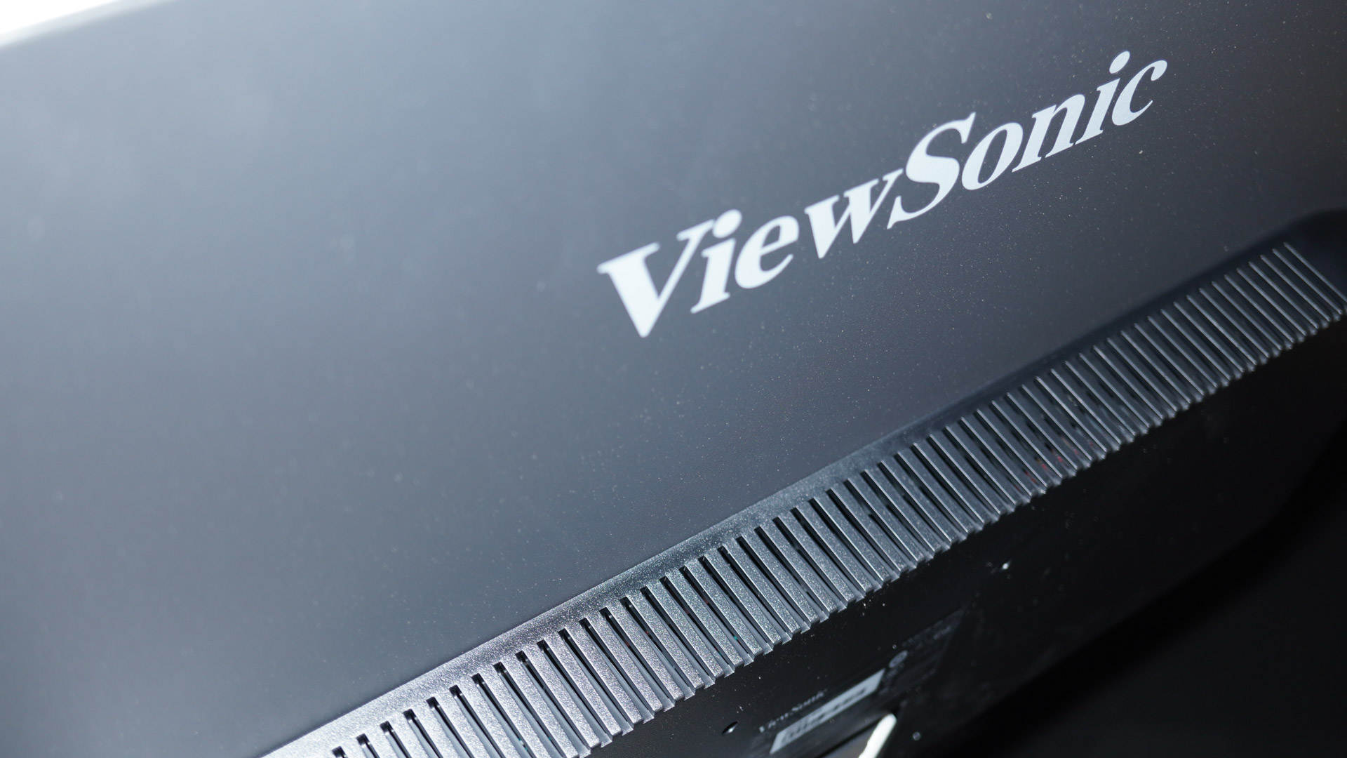 次世代4K中枢 - 优派VX3276-4k-MHD显示器