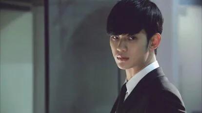 《虽然是精神病但是没关系》开播8.7，除了腹肌