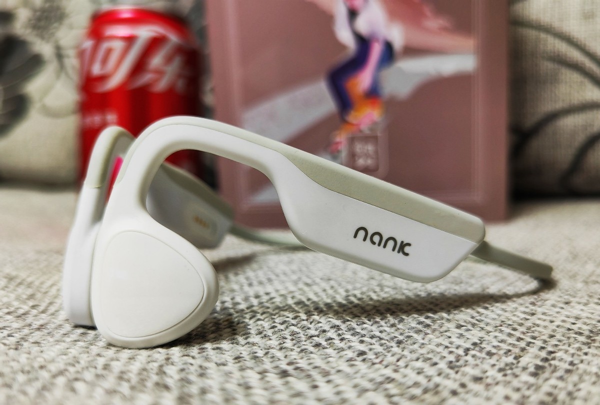 Are you with earphones?Bone conduction headphones that