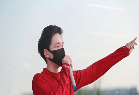 95后新晋首富：身家278亿，姐姐执掌千亿公司，妈妈出身农民