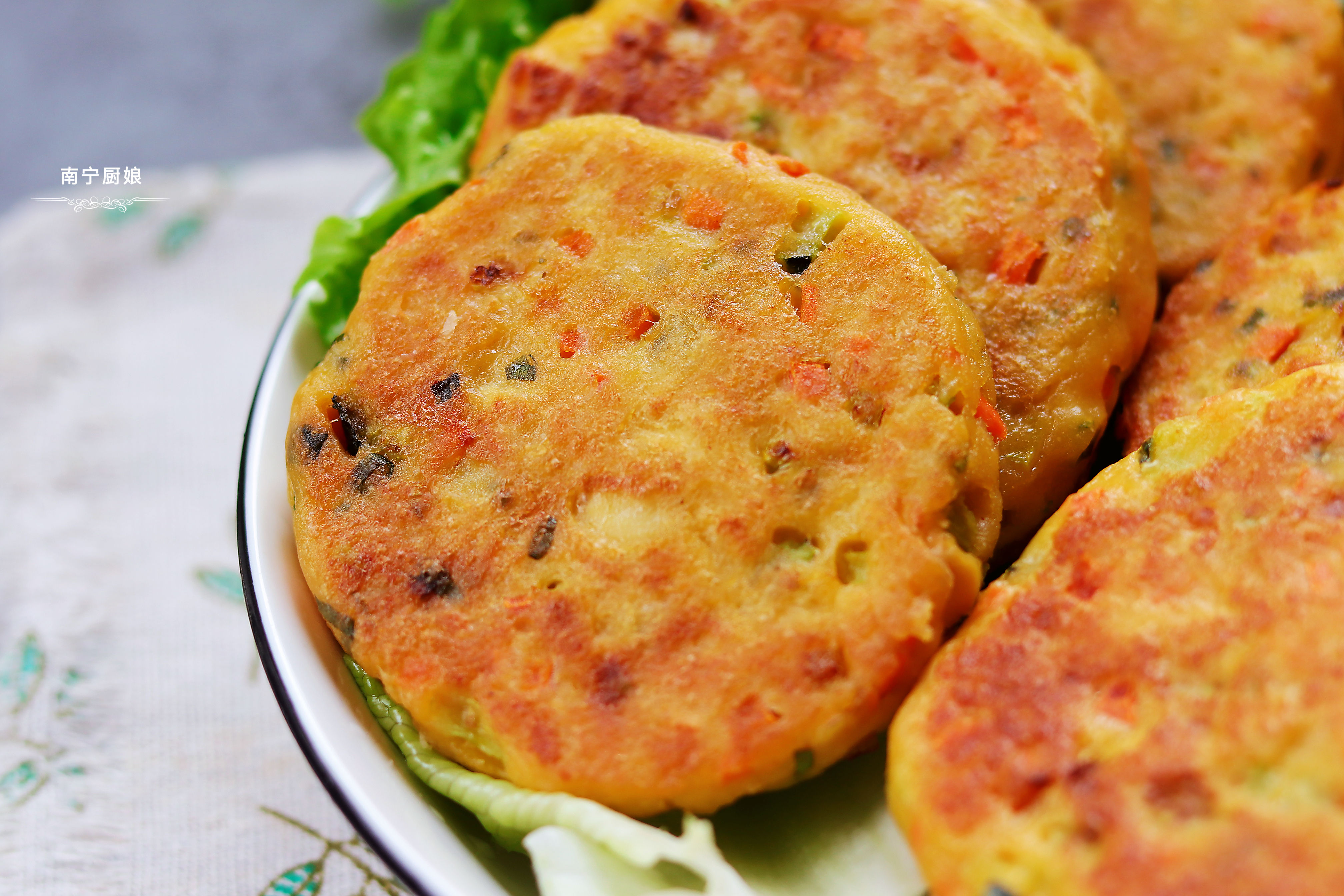 鸡蛋搭配豆腐，只需10分钟，就能做出一道营养丰富又美味的早餐