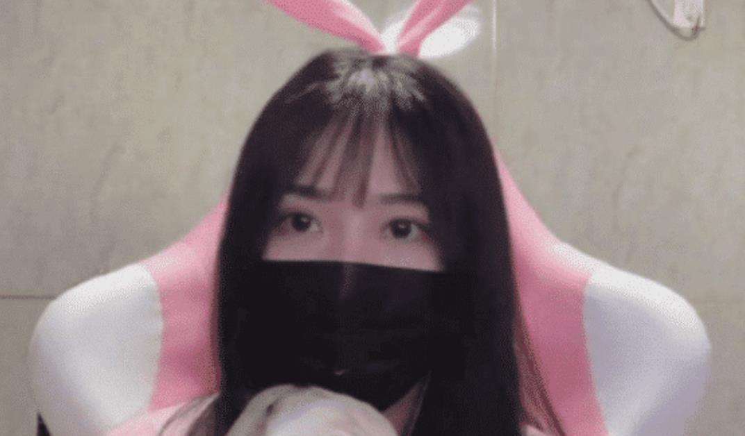 网红小团团自曝感情史：当初狠心甩了我，现在