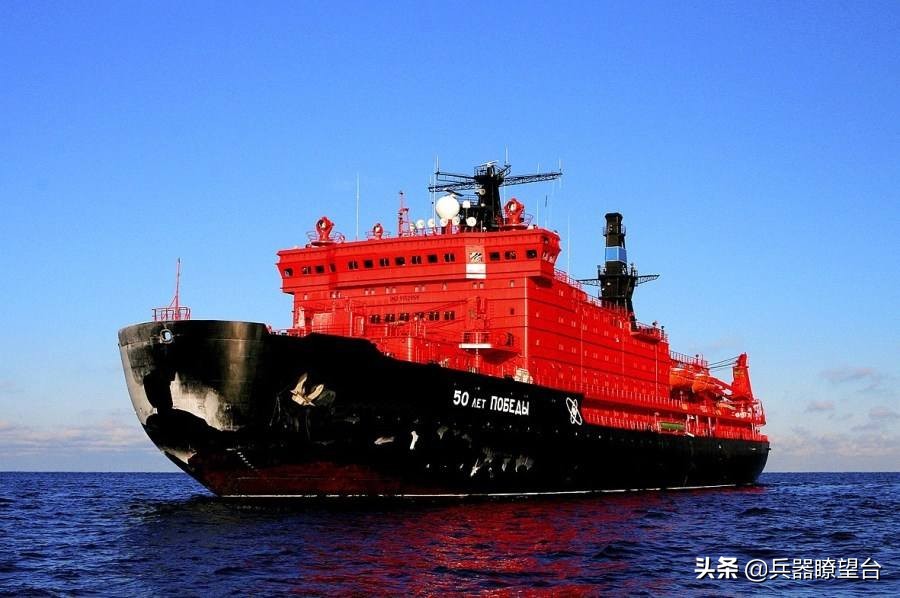 满载排水量7.1万吨，比辽宁舰还庞大，没装一枚