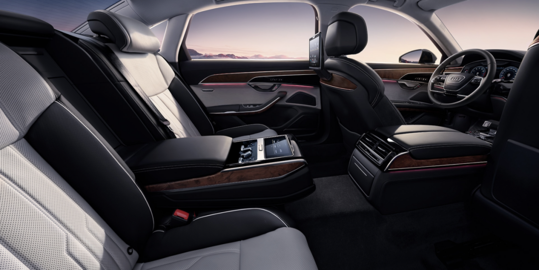 奥迪A8L为何成为全球川商年会指定用车，备受川籍商人好评？