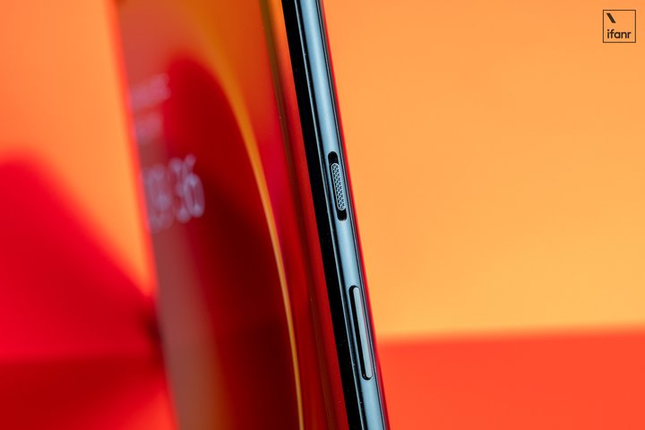 一加 8 Pro 评测：更快更好看，好屏幕是会上瘾的