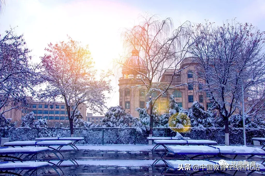 甘肃初雪|甘肃18所高校初学雪景大PK,快来看看有你的母校没?