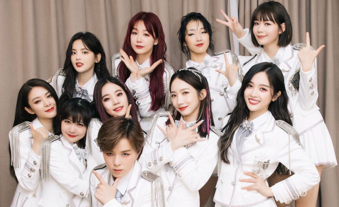 两大女团C位选手遇尴尬，粉丝数落后，淘汰选手