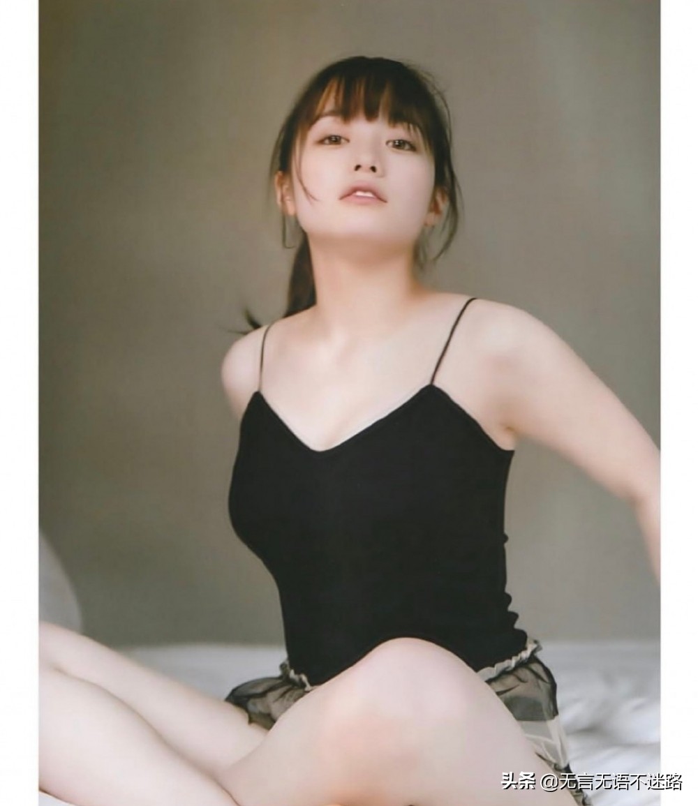 Japanese Beauty Kanna Hashimoto Year Old Sexy Suspender Photo