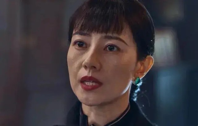 高圆圆生娃后迅速衰老，最新剧照满脸皱纹，沧