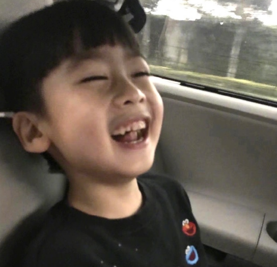 林志穎：除夕夜和老婆端坐高堂，三個兒子依次上前領取過年壓歲錢