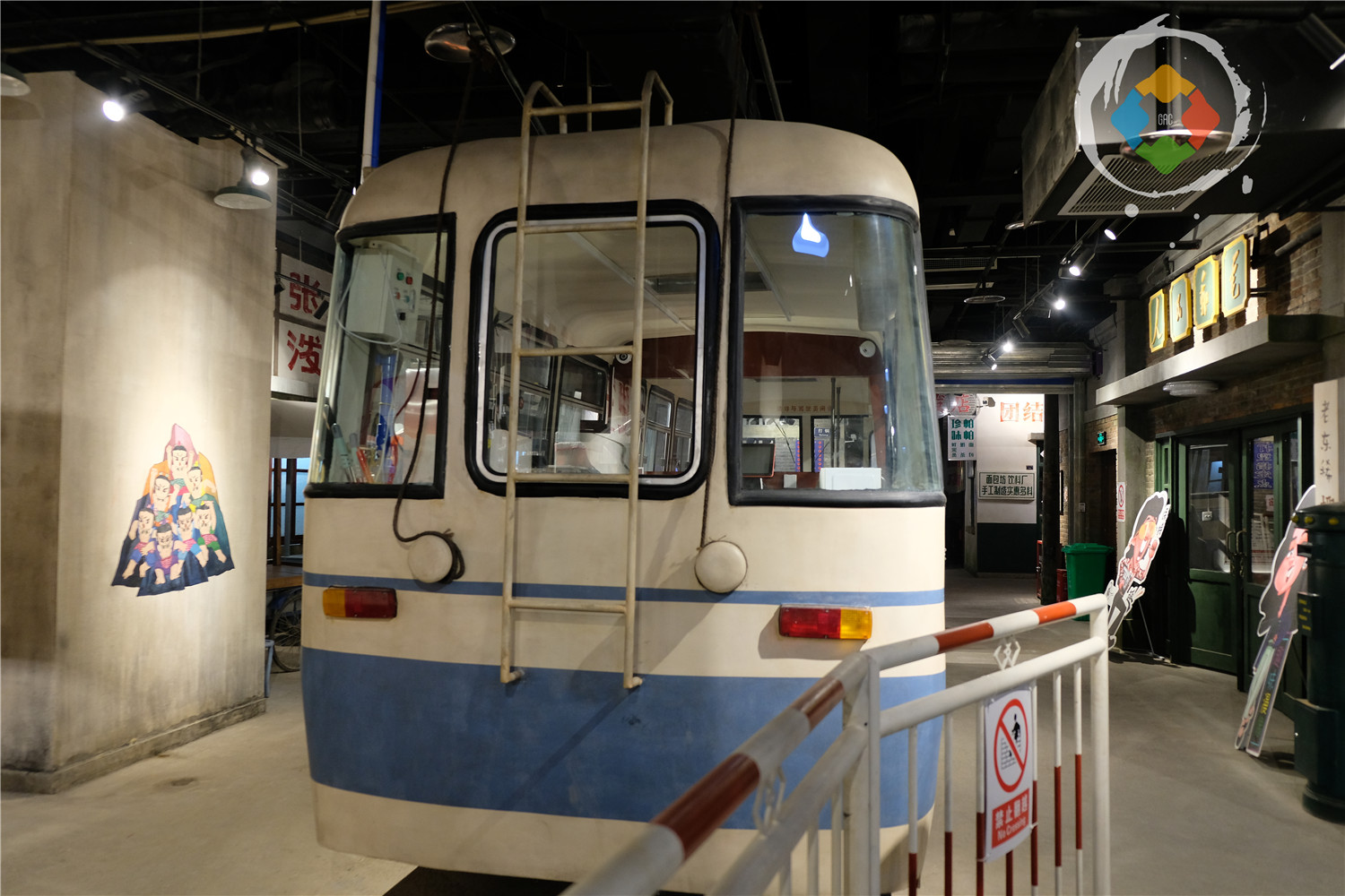 洪崖洞收费区域开放，29元回到80年代的重庆，你会去打卡吗？