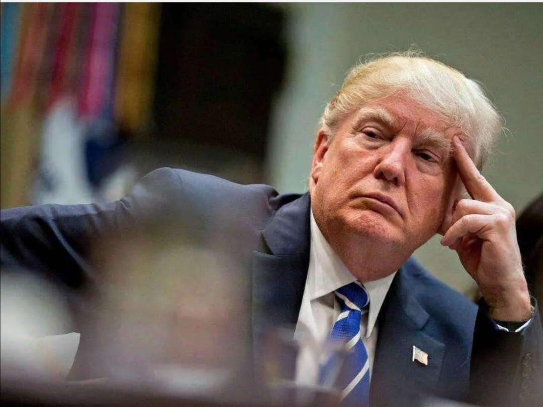 美国首都华盛顿瘫痪，800辆大巴逼宫，政府无动于衷，只想搞钱？