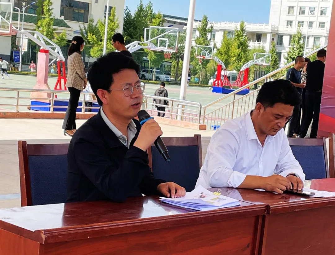 学党史 悟思想 办实事 开新局—临夏州中医医院开展2021年“服务百姓健康行动”大型义诊暨主题党日活动侧记