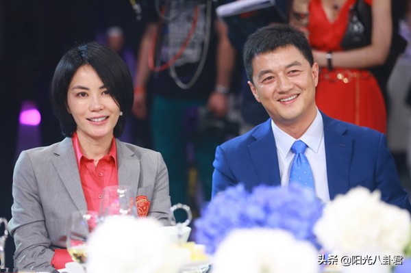 白百何陈羽凡离婚后同框，明星离婚关系大不同