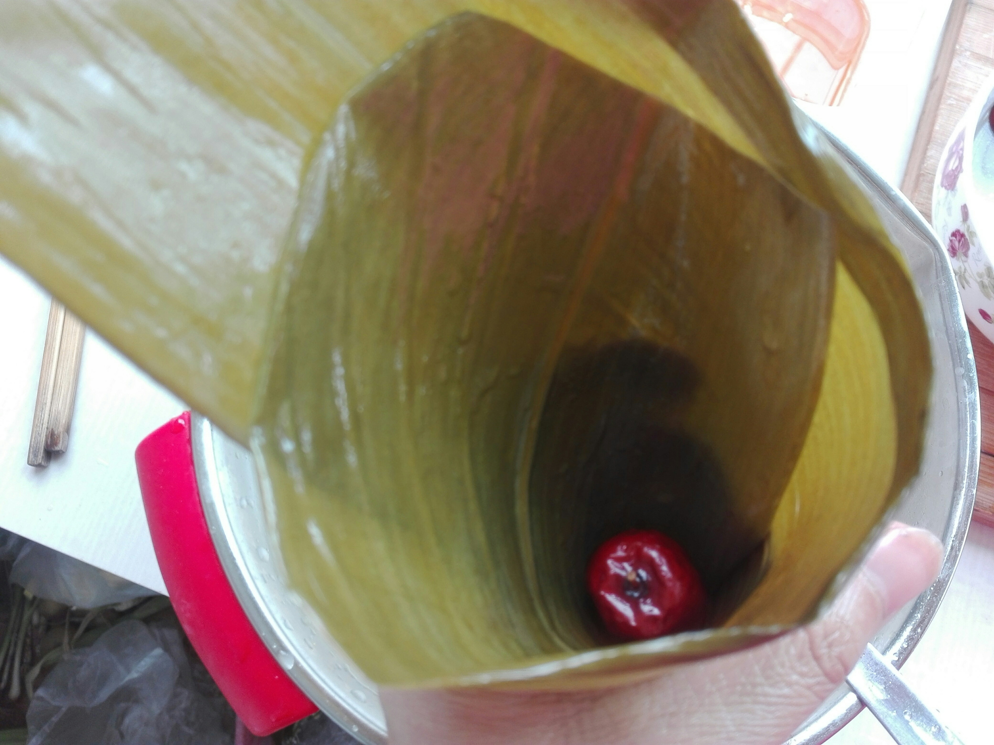 端午節，曬一下我家包粽子，多種包法，無任何添加劑，簡單又好吃