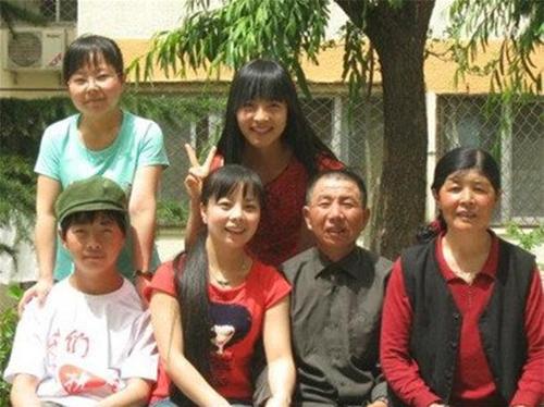 从央视的破例，到半夜“抱怨带娃”，午夜梦回