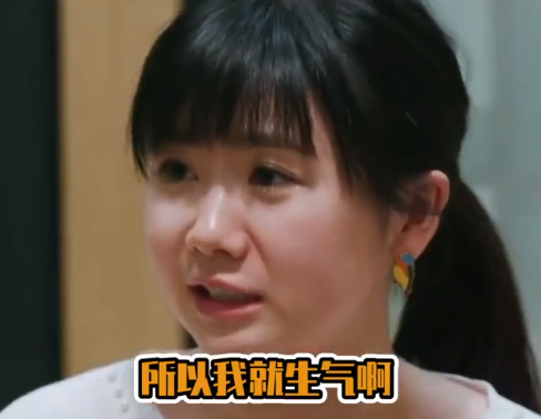 官宣离婚一个月后，被爆新恋情：“果然，他装