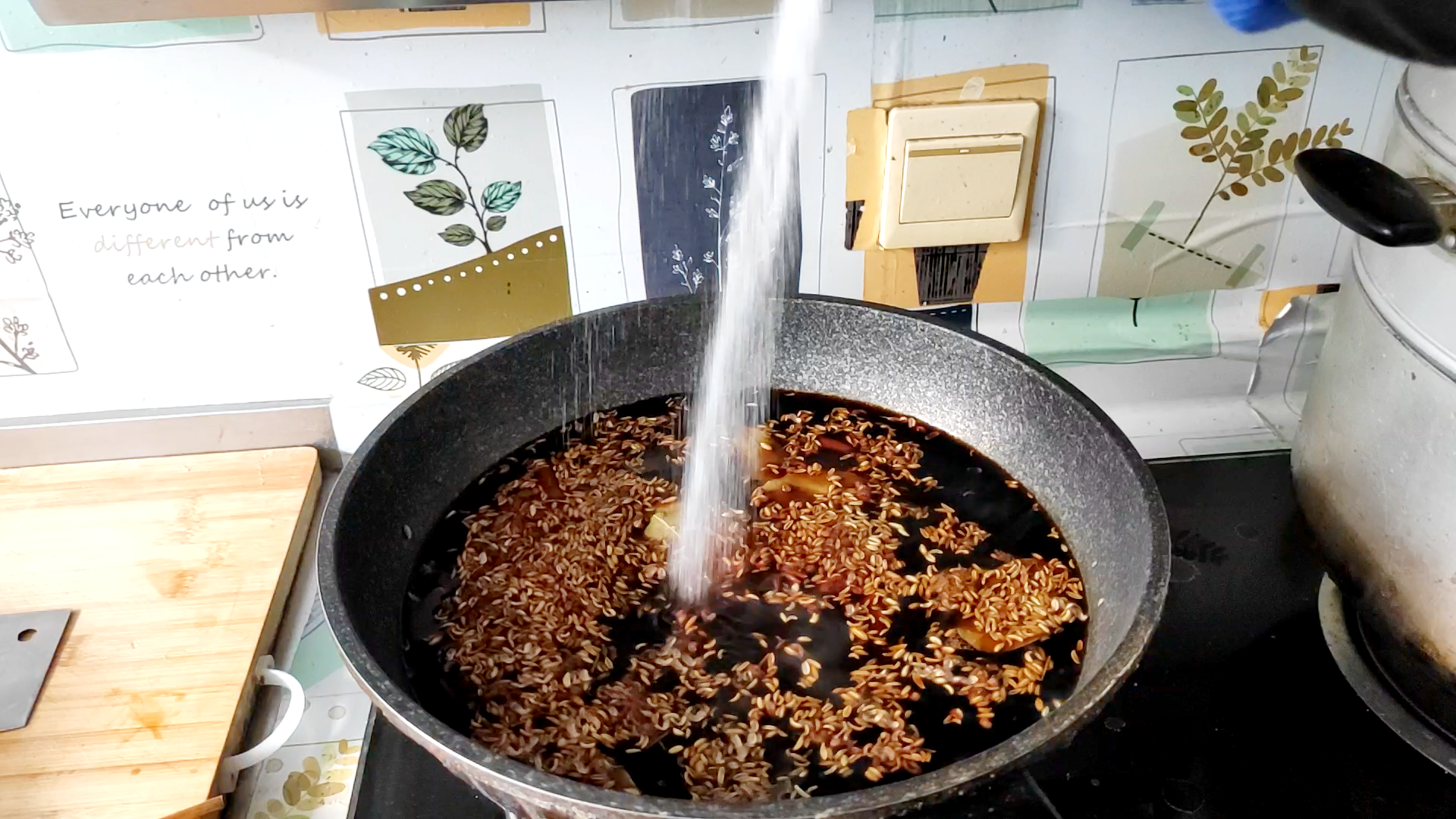 教您2種滷雞蛋的家常做法，沒有秘方，做法簡單入味，越嚼越香