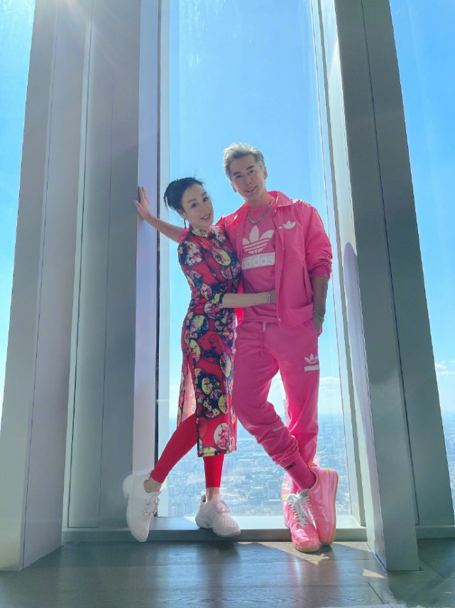 張倫碩花錢買二女兒秘密惹哭對方，曬與妻女合照秀幸福被喊話道歉