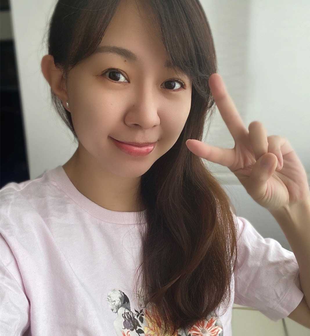 卓依婷夫妇为女儿庆祝8岁生日，一家三口合影曝光，全员高颜值