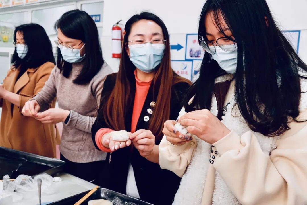 双流特教丨趣味包饺子 暖心妇女节
