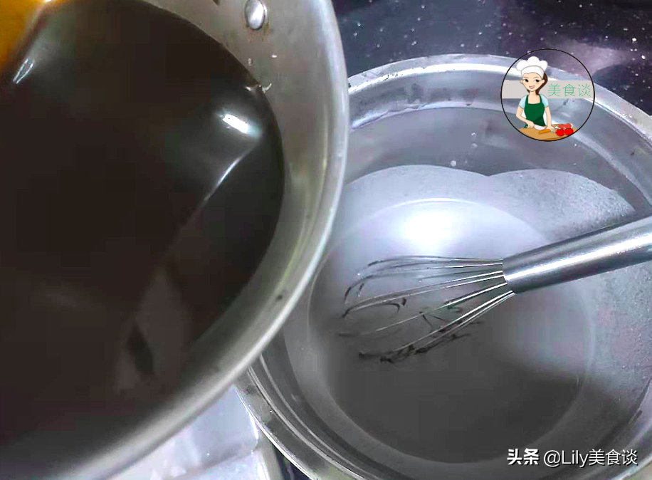 夏天，这蒸糕常做给家人吃，一拌一蒸，爽滑筋道香甜，营养不上火