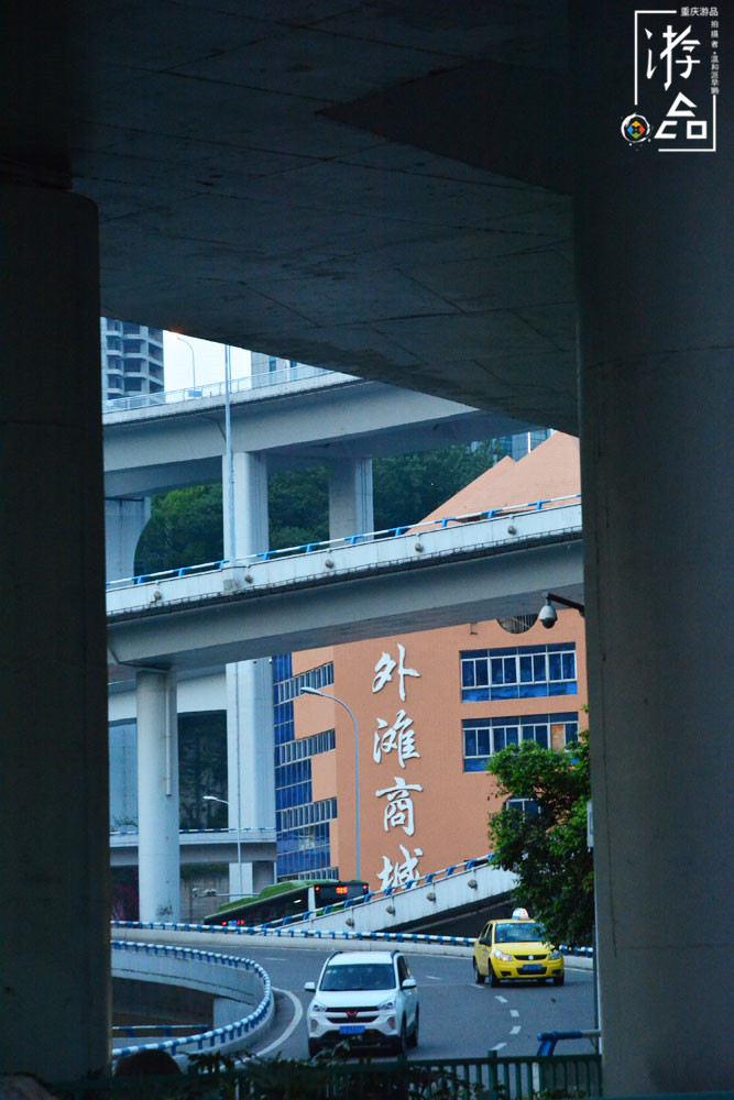 重庆渝中的”城中村“：龙蛇混杂的菜园坝，摩的和算命人纠缠不清