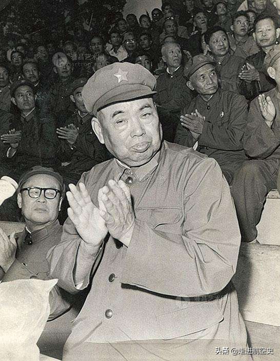 1948年许世友大放光彩，王耀武20年后哼出四个字：不堪回首