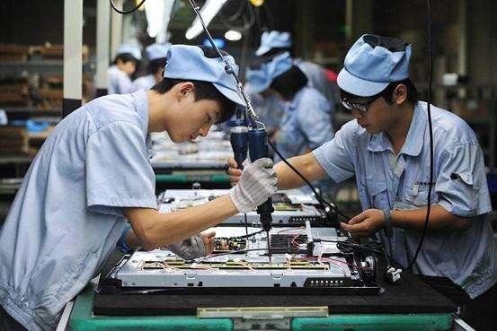 中国制造业占经济比重跌破30%，很多人却表示无所谓