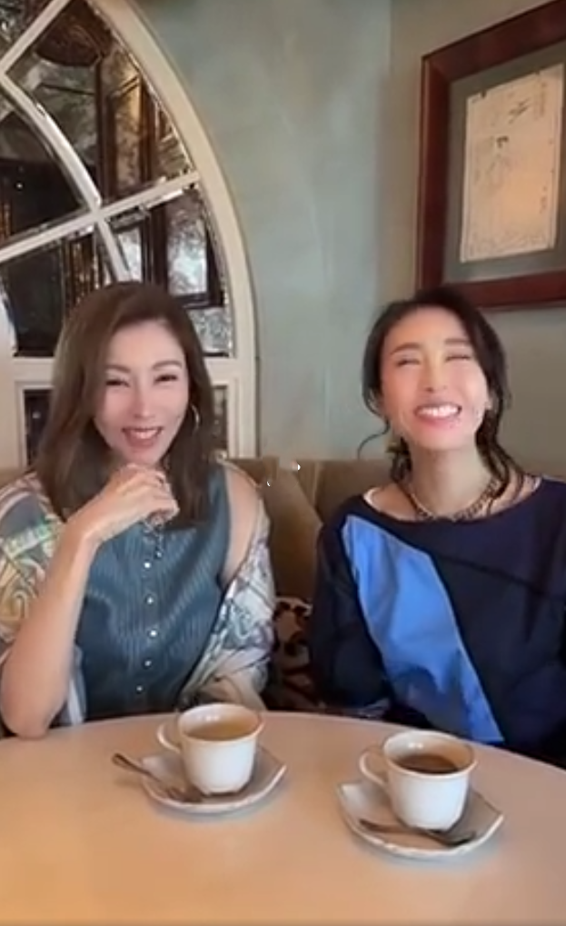 歲月不敗美人！ 黎姿李嘉欣共享下午茶，閨蜜倆凍齡狀態羨煞旁人
