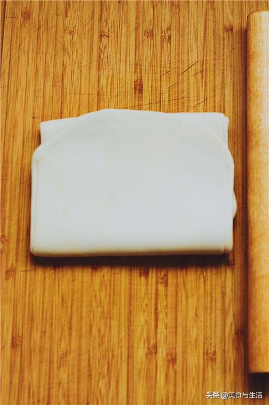 The cake of strawberry Napoleon, build midsummer girl heart, delicious desert is not afraid of fat, happy the most important