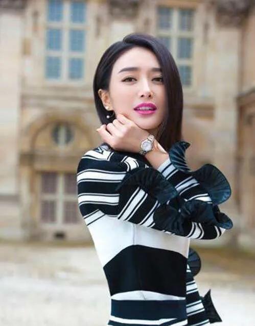 她与黄晓明相恋3年，但最终却输给了杨颖，如今逆袭成荧幕女王！