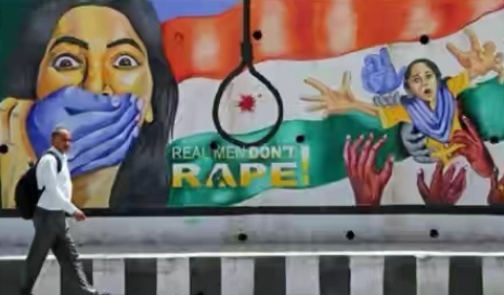 印度一军官侵犯并殴打俄罗斯女子，将其丈夫灌