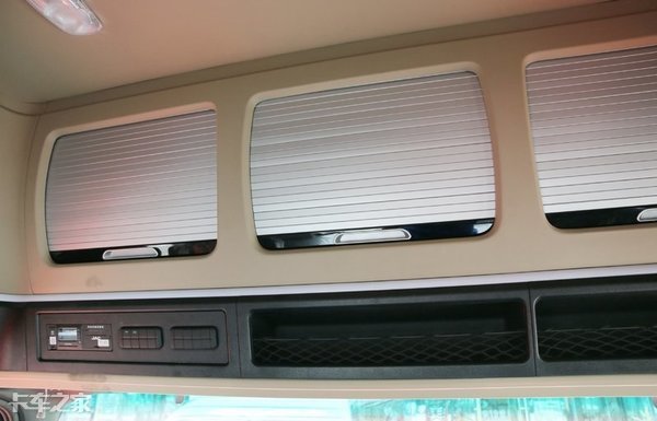 比8X4车型多拉1.2吨货，江淮格尔发K5W 8X2载货车拉