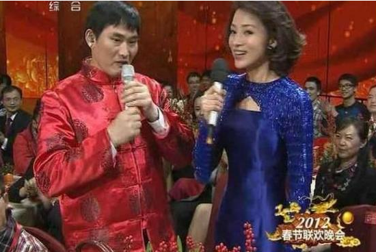 就在三天前的8:13分，大衣哥因借钱又火了，网友：人心太丑恶了