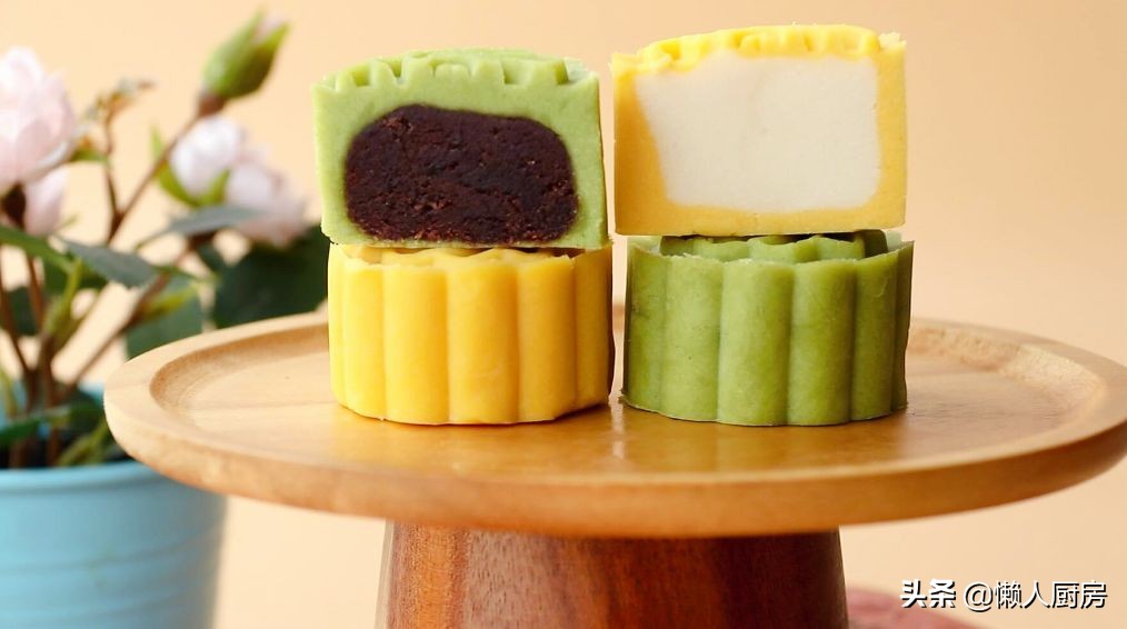 这是不用面粉的月饼，也不要烤，白芸豆的炒制很重要