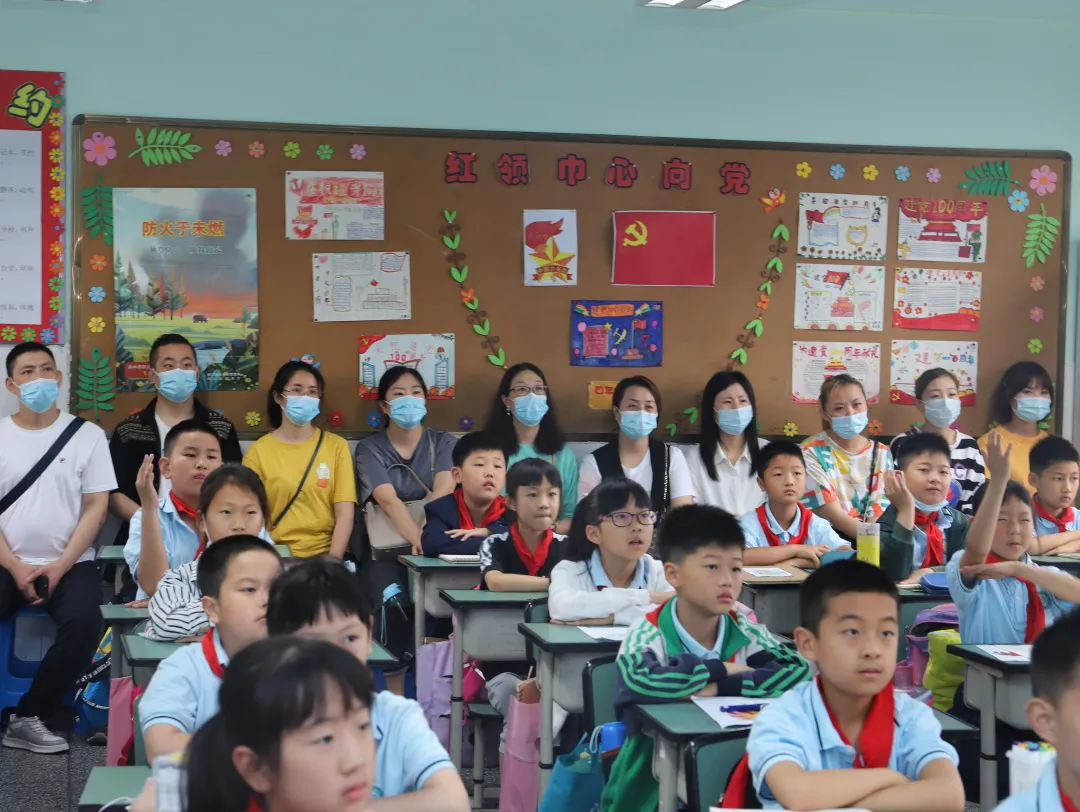 走进南小 见证成长丨天府新区南湖小学2021春家长开放日活动