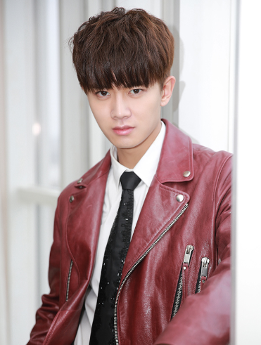 任嘉伦《秋蝉》出镜少，沦为捧新人的工具？配