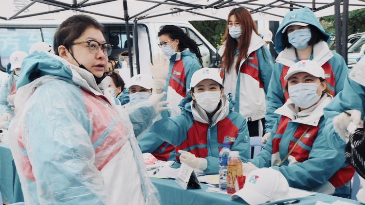 第二批河南的捐款艺人名单公布，王一博随韩红奔赴现场，支援家乡