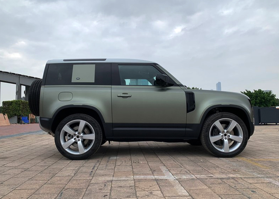 Chinese Auto Range Rover Defender The new Land Rover Defender three-door version of the real car debuted ...
