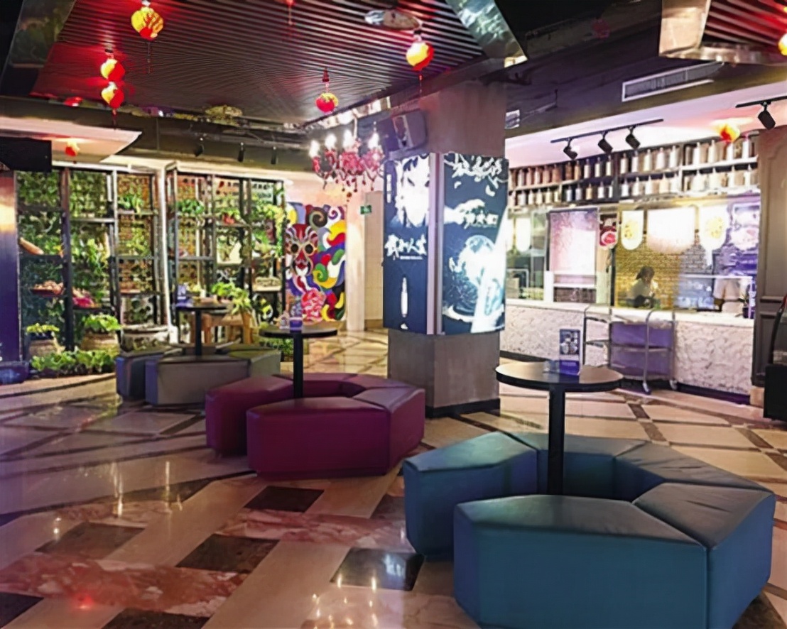 KTV门店数量断崖式下跌：不是老人唱KTV，而是唱KTV的人老了