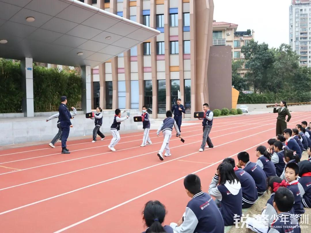 珠海锐警少年警训：安全教育进校园，护航珠海市梅华中学