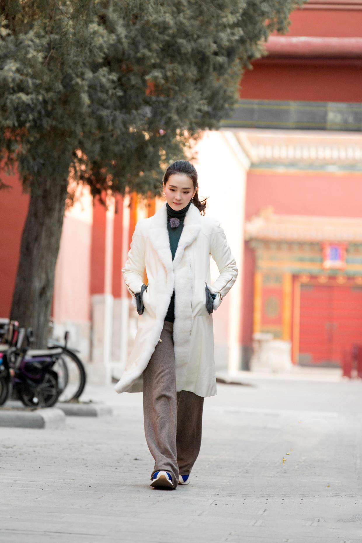 “晴格格”现身故宫？出道这么多年气质依然出