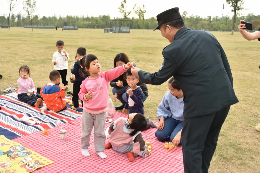 寻春丨 四川天府新区元音幼儿园组织踏春活动