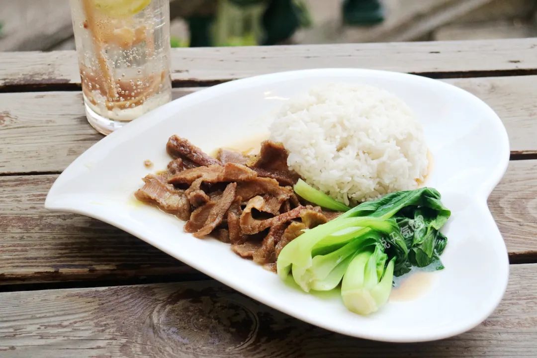 抓住暑假的尾巴，到鼓浪屿百年老别墅，享受到的不止是浪漫下午茶