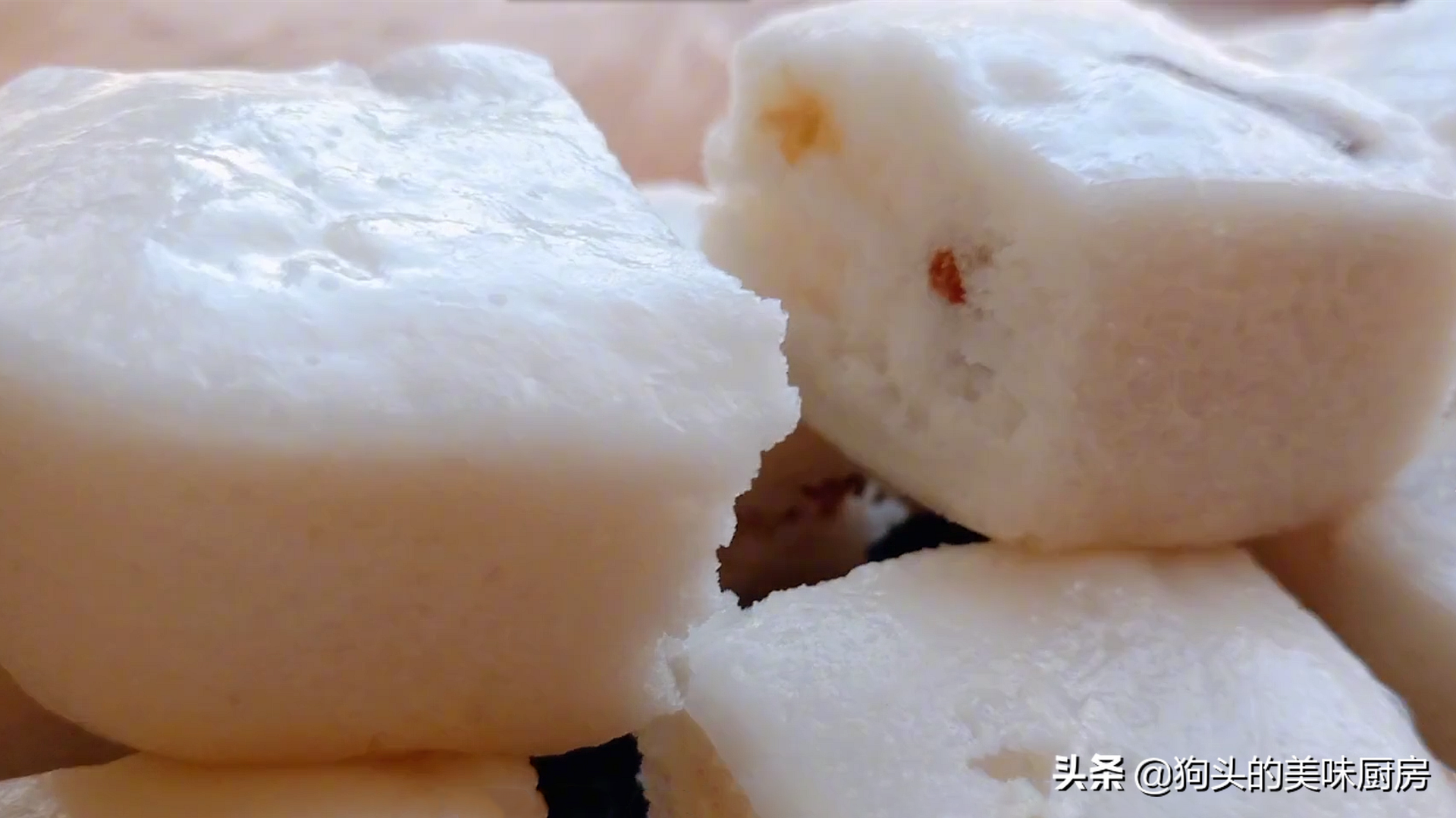 它比饅頭簡單，比麵包好吃，我家隔三差五就做，香甜鬆軟真好吃