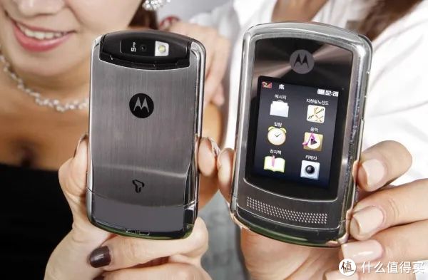 回憶殺你用過(guò)的MOTOROLA Razr系列