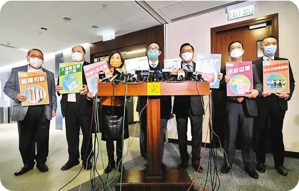 港澳资讯：香港公务员须宣誓效忠和禁止不当言论，否则解聘；澳门若推行这一法例，恐怕又一批澳门人要失业了